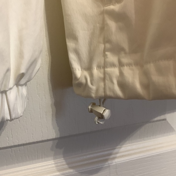 XL Zara Windbreaker in Cream with Hood - Picture 4 of 14